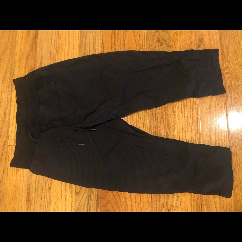 Lululemon Capri pants